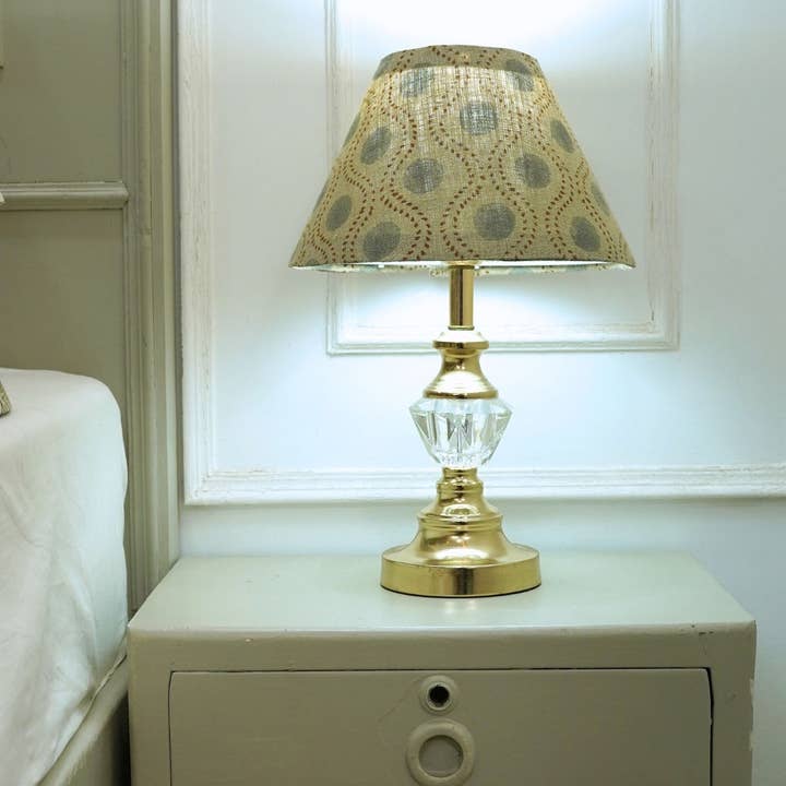 Abat-jour amovible imprimé à la main - Raajbhog pour la vente par Fabdivine