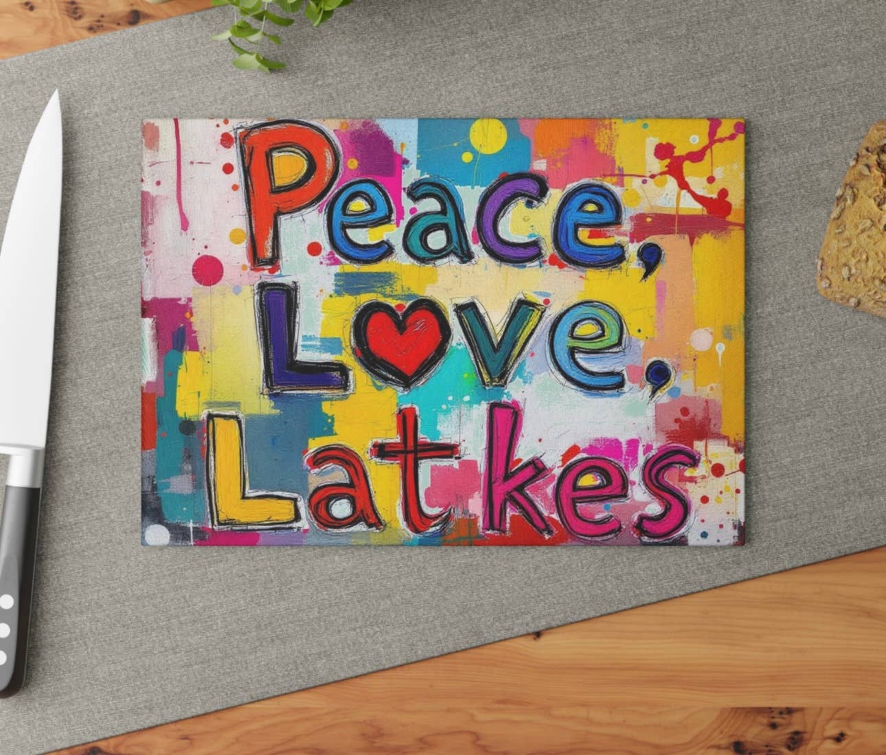 Resinate By KS / by KRISTIN SMITH – Großhandel Schneidebretter – Frieden Liebe Latkes Judaica Schneide-Charcuterie-Brett1