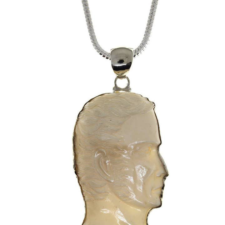 Ciondolo e catena in argento intagliato Caio Giulio Cesare C90 per la vendita all'ingrosso da parte di SARAH DESIGNS JEWELRY