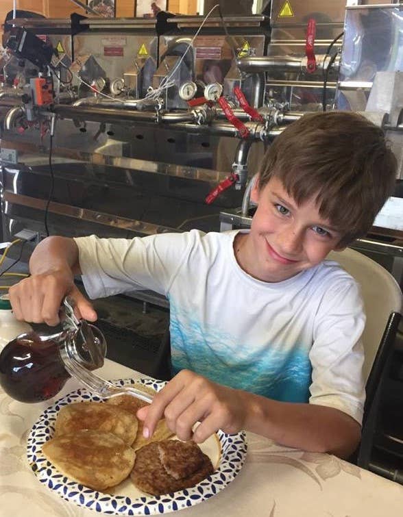 Silloway Maple - Wholesale Maple Syrup - Pure Vermont Woodffired Maple Syrup Jug - Half Pint2