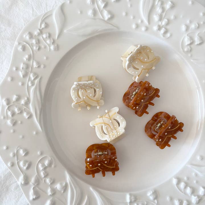 PRETZEL CUTE ADORABLE HAIR CLIPS (DAVO) for wholesale by LoveLina