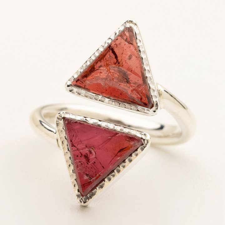 Anel Granada Cru Cristal, Anel Ajustável Prateado - Gia por atacado de Koko