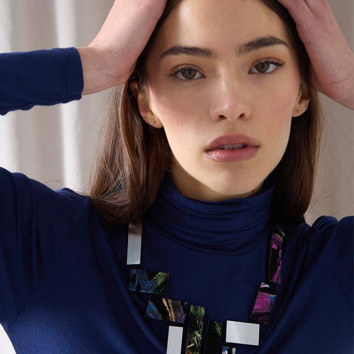 Iskin Sisters - Wholesale Bib Necklace - Klee V Necklace - Silver/Black/Rainbow*4