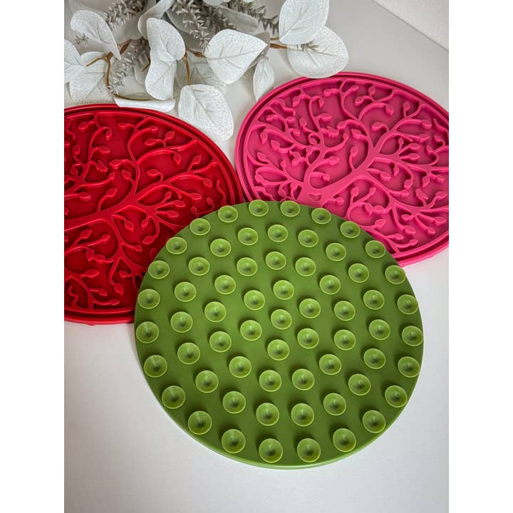 Doggotique – Engroshandel Madmåtte til kæledyr – hund – DOG LICK MAT OLD OAK, silikone slikkemåtte til hunde10