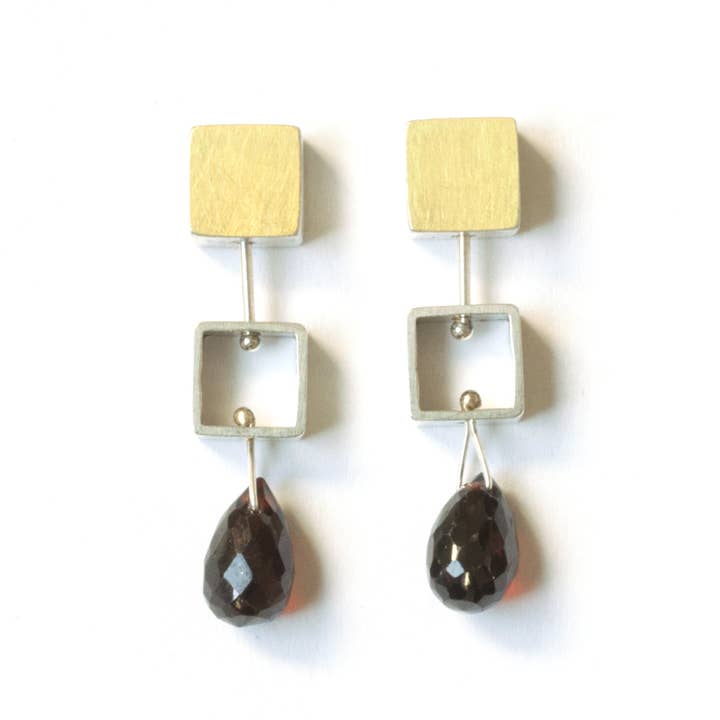 MP11PE - Mini firkantede øreringe med Teardrop Briolettes, stolpe for engroshandel hos ASHKA DYMEL Studio