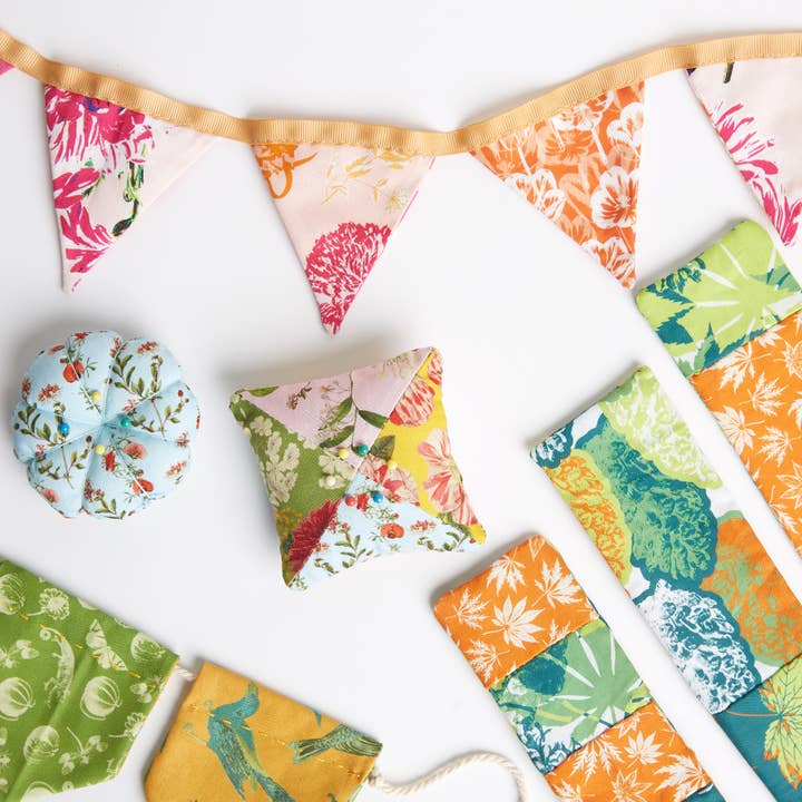 West Design Products - Wholesale Fabric - RHS Fat Quarter Fabric Bundle, Edwards, 45 x 56cm, Pack Of 411