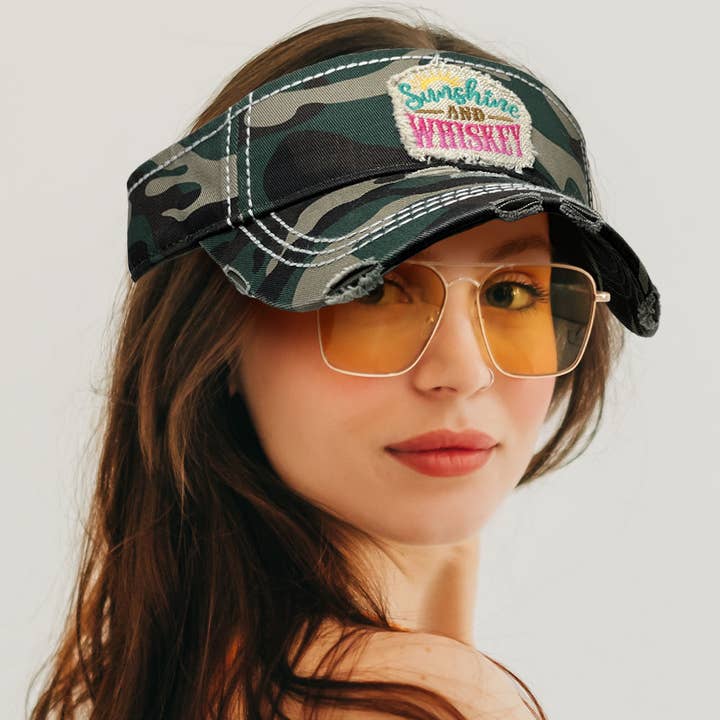 Chapeau à visière vintage Sunshine And Whiskey pour la vente par Sensibling Corp.