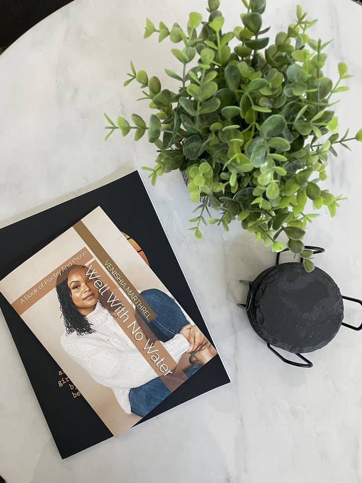 Puits sans eau pour la vente par Moods By Monet