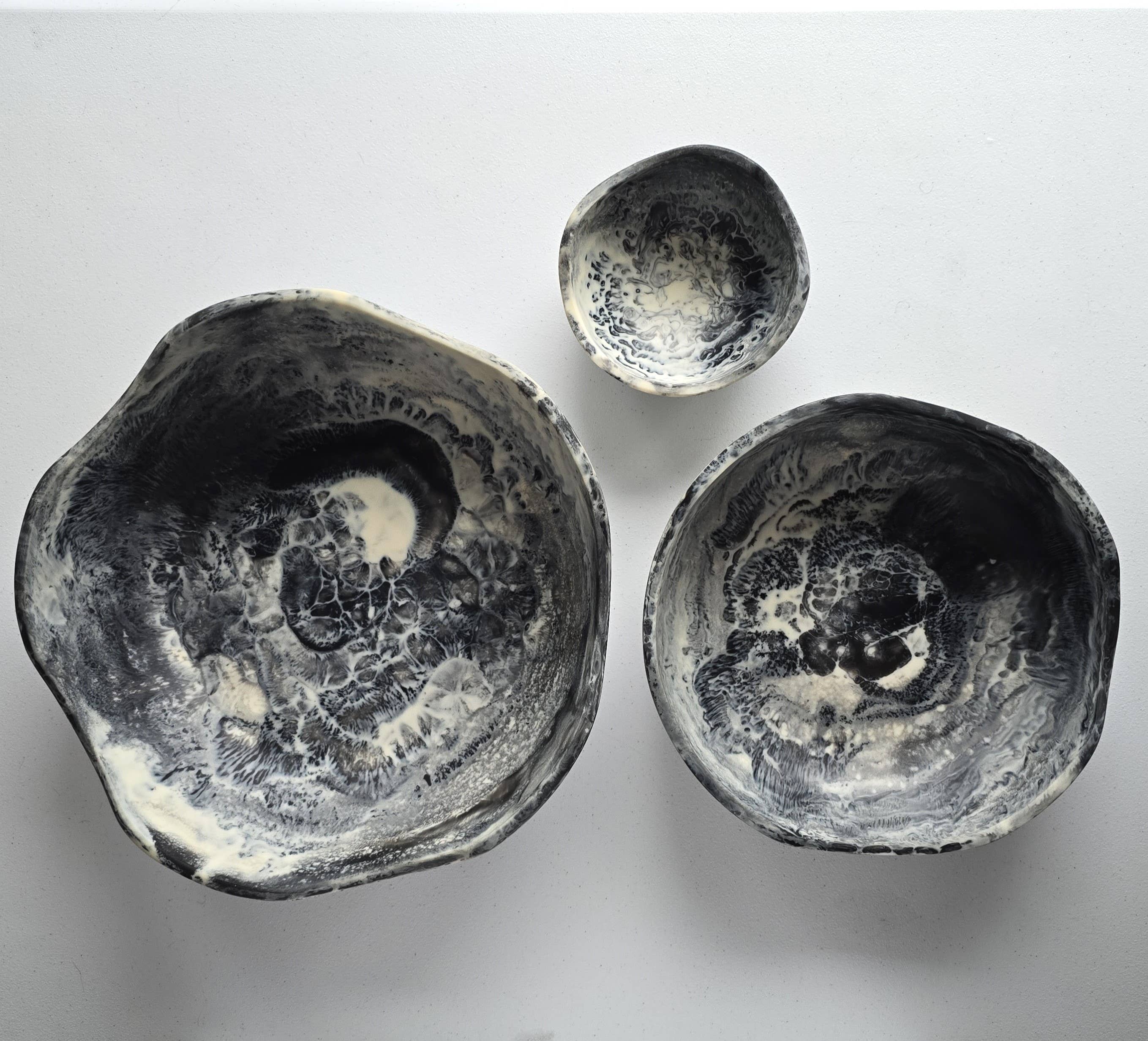 Gibb & Daan - Wholesale Serve Bowl - Large wavy 3 bowls Set - Matte Finish Hand Poured Resin26