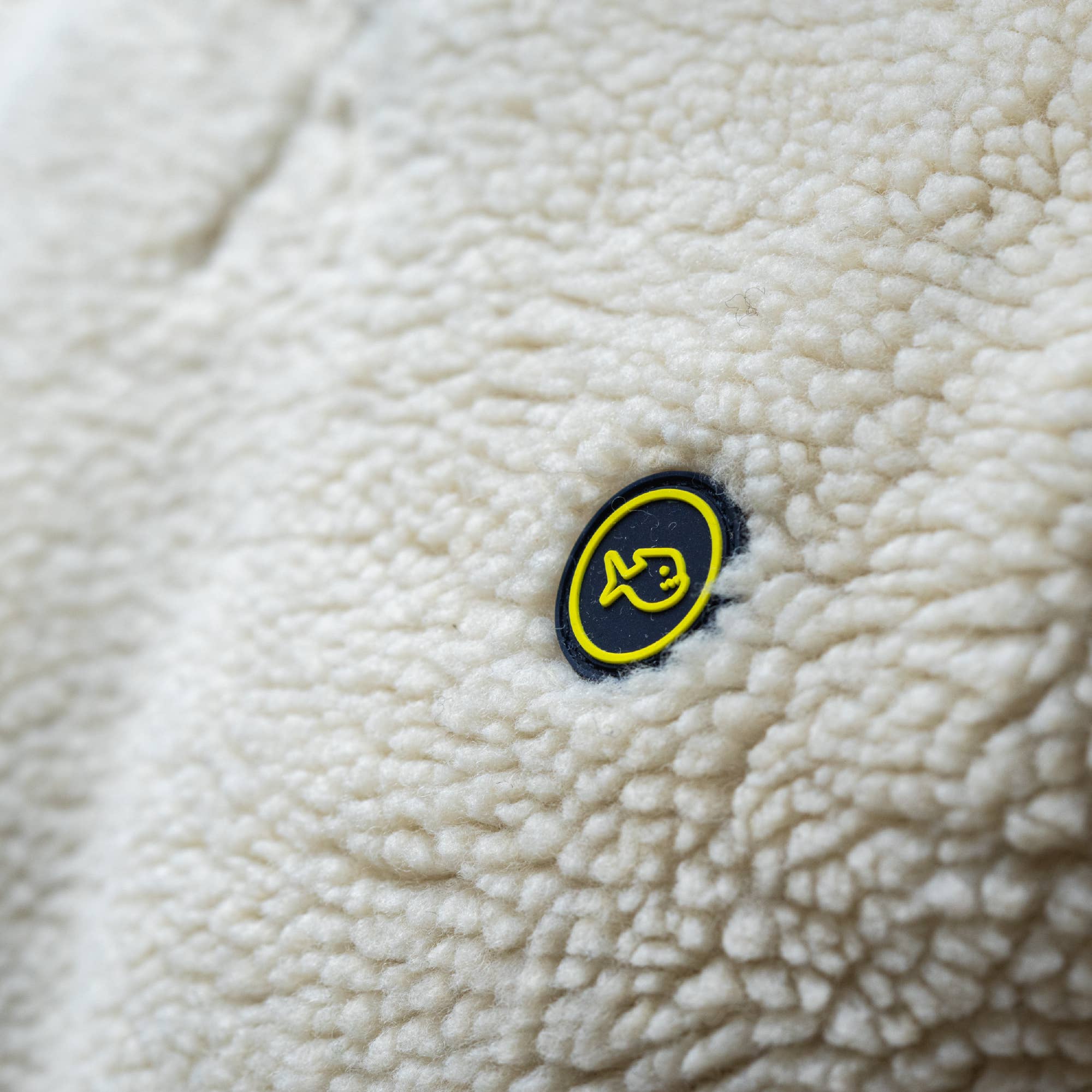 BILLYBELT – Großhandel Sweatshirt – Herren – Sherpa-Sweatshirt beige aus recyceltem Polyester3