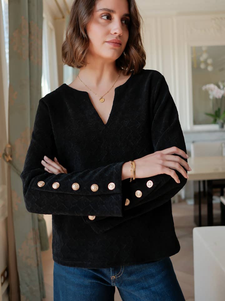 Top de manga larga con botones dorados para venta al por mayor de LOVIE & CO