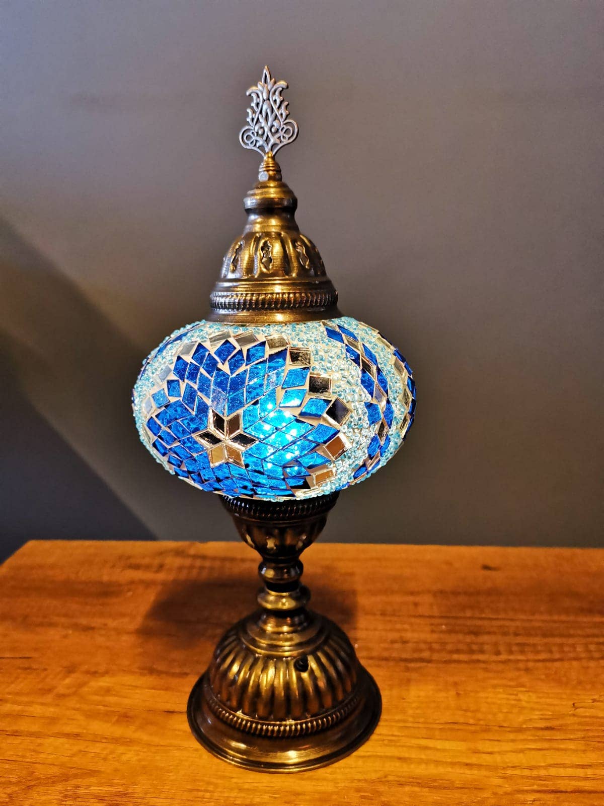 Import Corner – wholesale Accent-/skrivbordslampa – Turkisk mosaikbordslampa med 7-tums skärm i box5