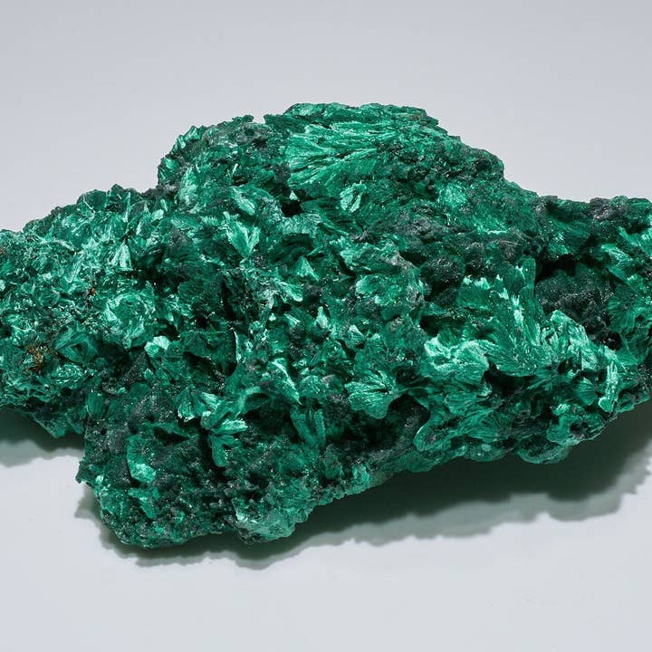 Espécime de Coletor de Malaquita Fibrosa de 3,77 LB por atacado de Malachite And More