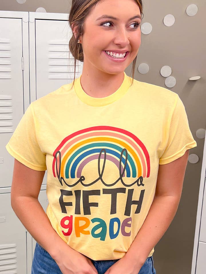 T-shirt graphique personnalisé Hello Grade Level pour la vente par Sugar Stitch