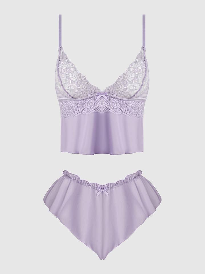 LAVANDA CONJUNTO DE CAMISOLA E CALÇÕES CURTOS EM RENDA E MESH VIVIENNE para venda a revendedores na Faire