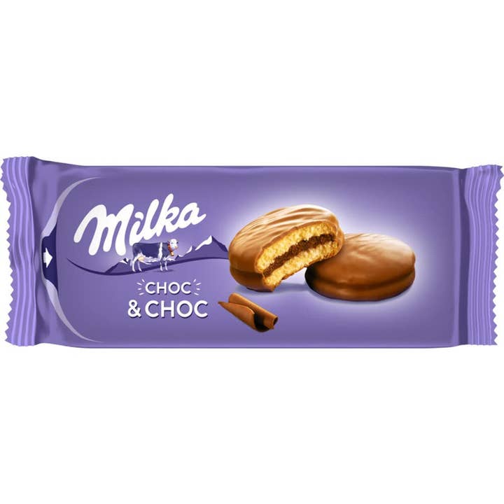 Milka Cookie Choc & Choc 150 gram 12 count for wholesale by Snacky Candy
