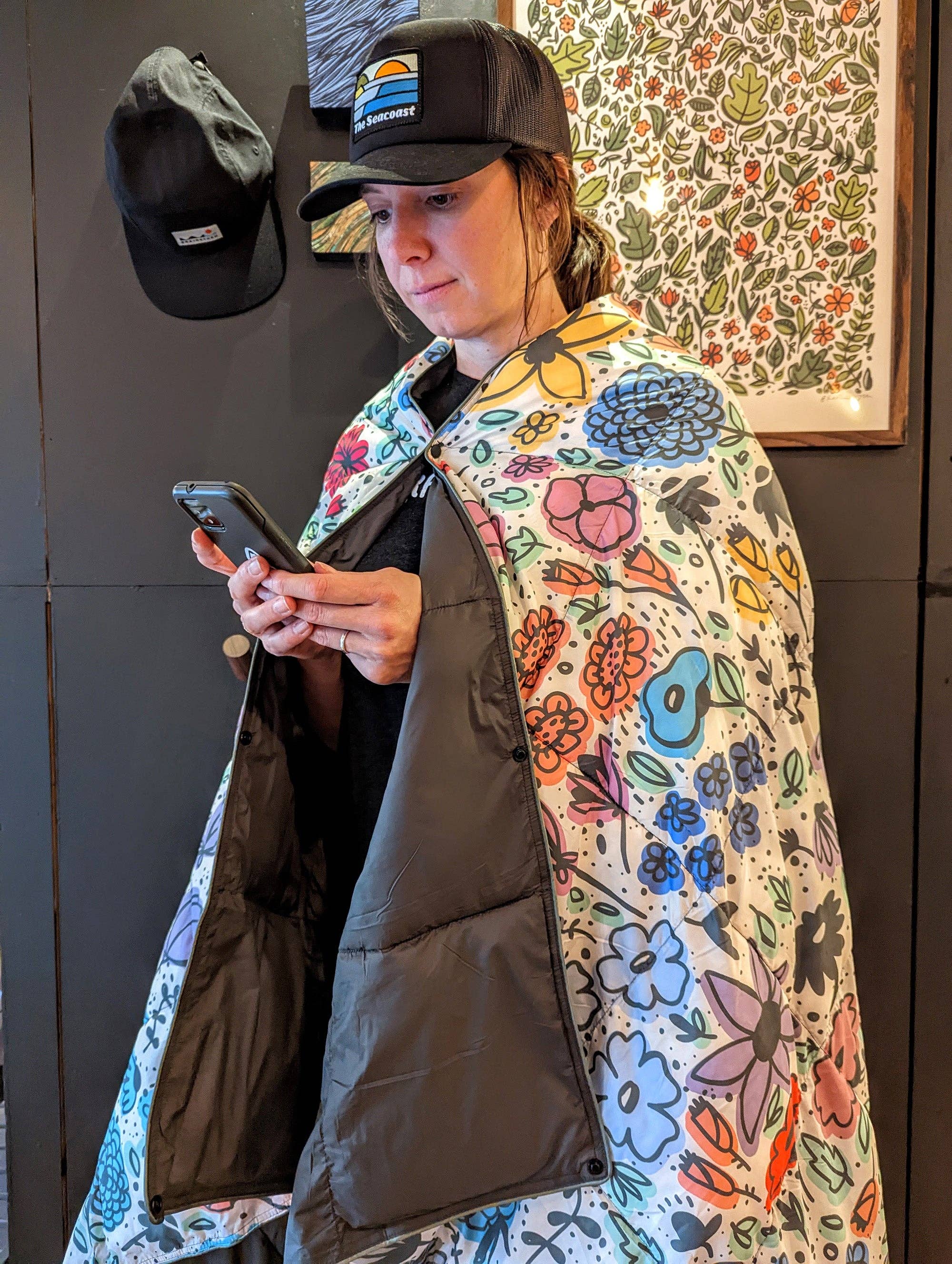 Brainstorm - Wholesale Travel Blanket - Flowerbed Puffy Travel Blanket5