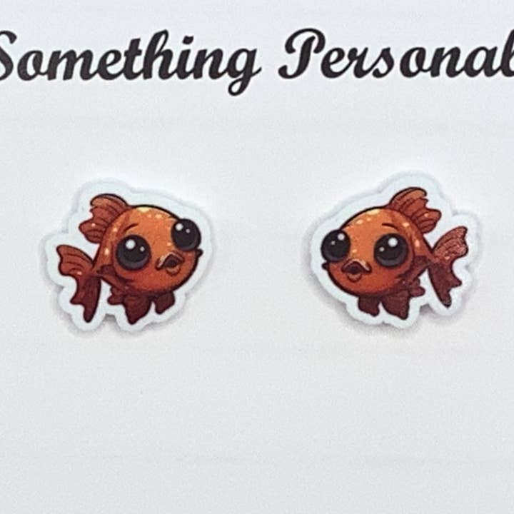 Glade søde fisk øreringe for engroshandel hos Something Personal