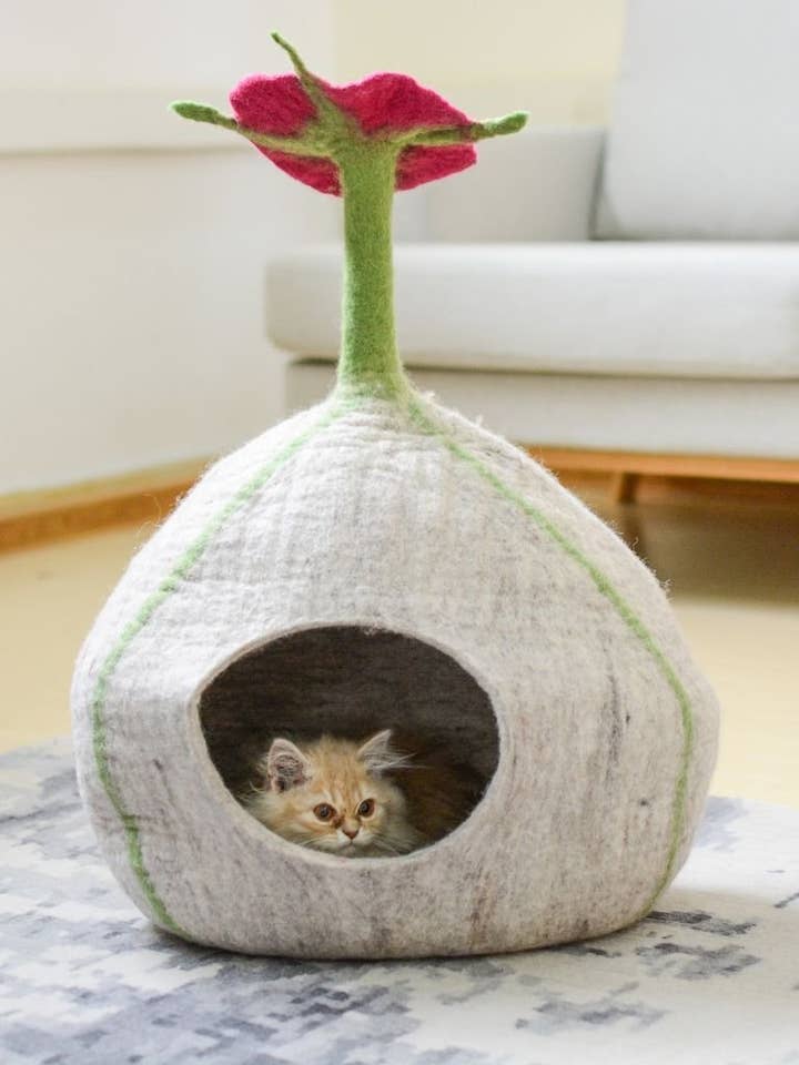 Fältgrå Blommig Kattgrotta Säng för wholesale av Woollyfelt