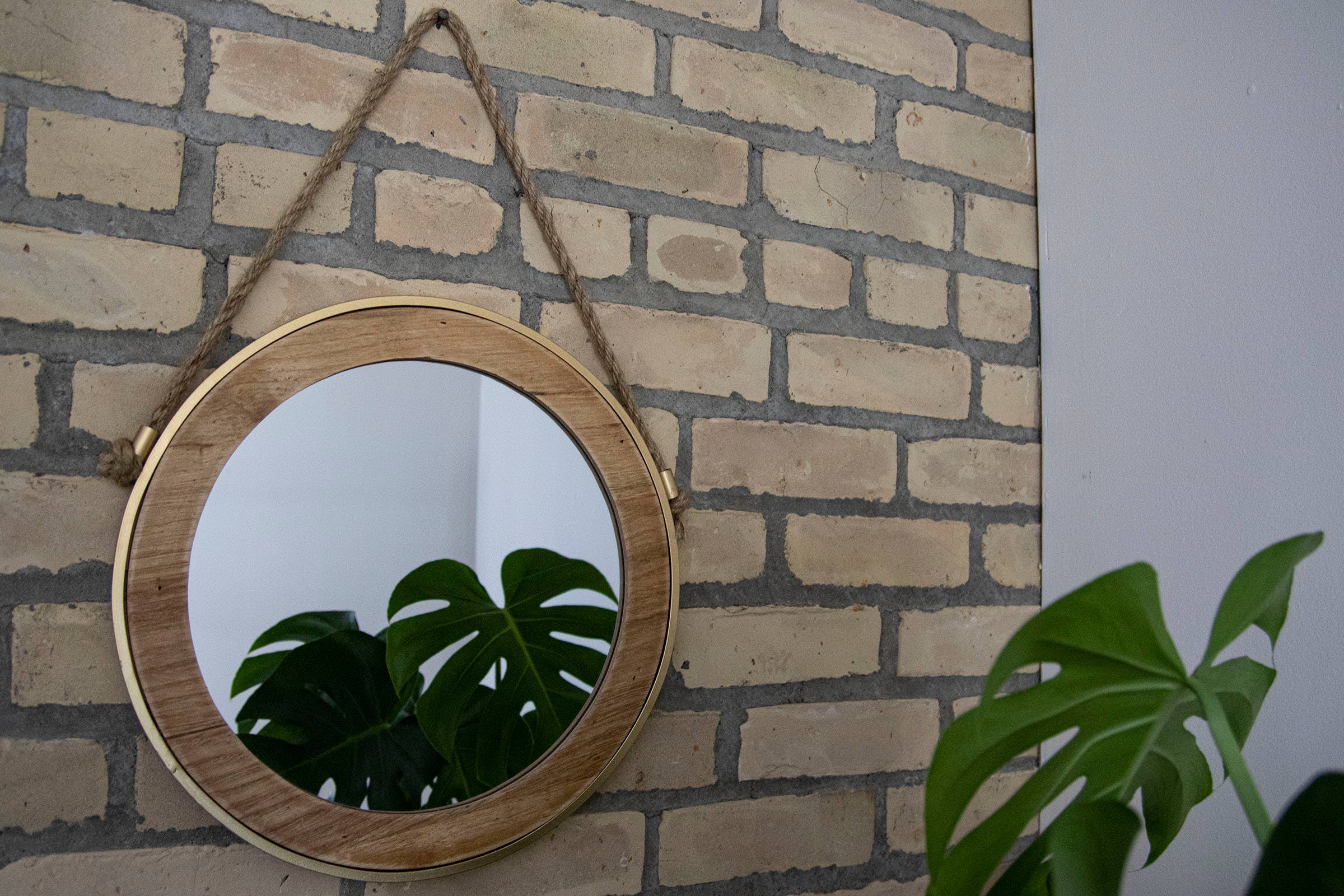 Foreside Home & Garden - Wholesale Wall Mirror - Copal Round Wall Mirror with Gold Finish Edge & Jute Hanger5