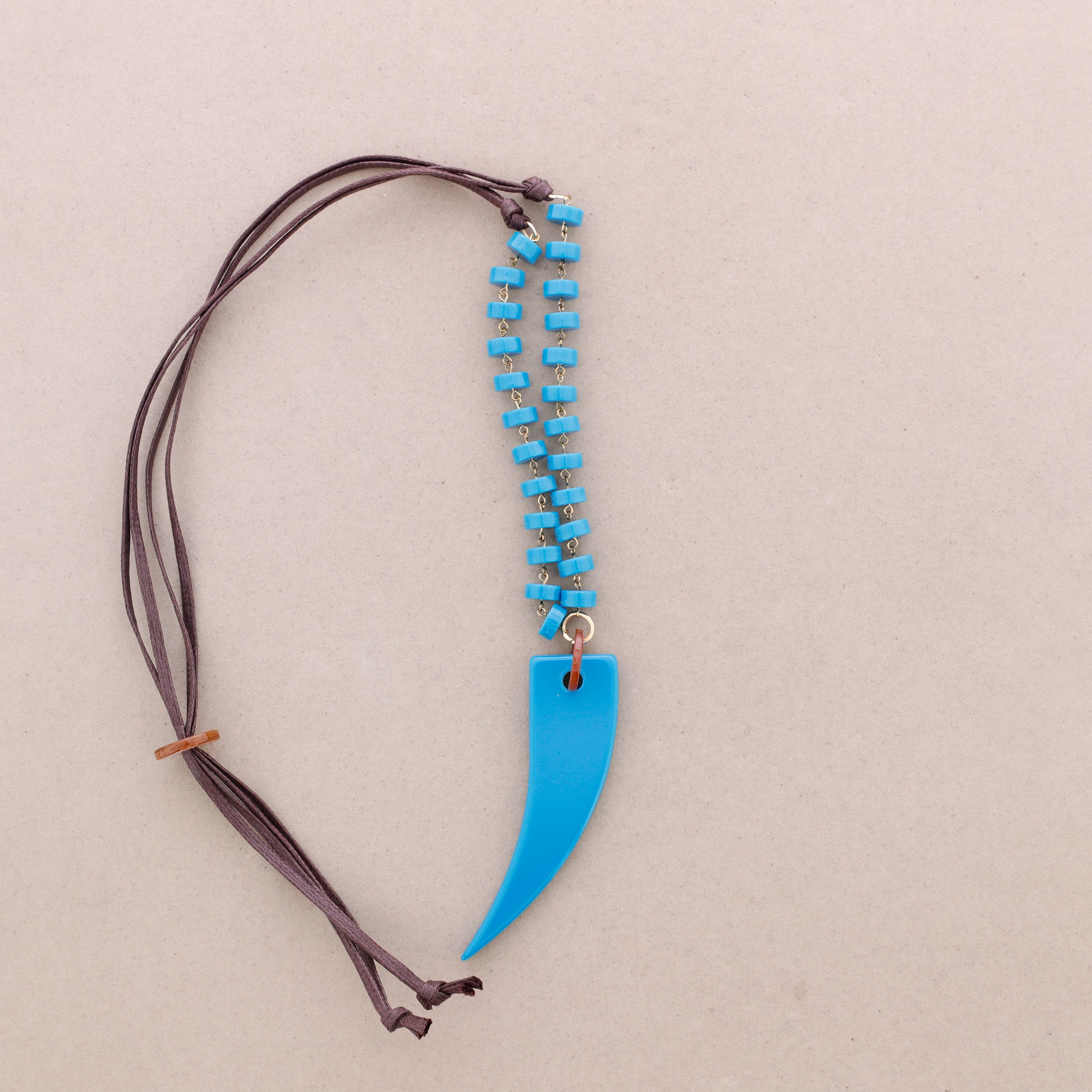 Sonata - Vente Bijoux à boutons pression - Collier long avec pendentif corne en résine6