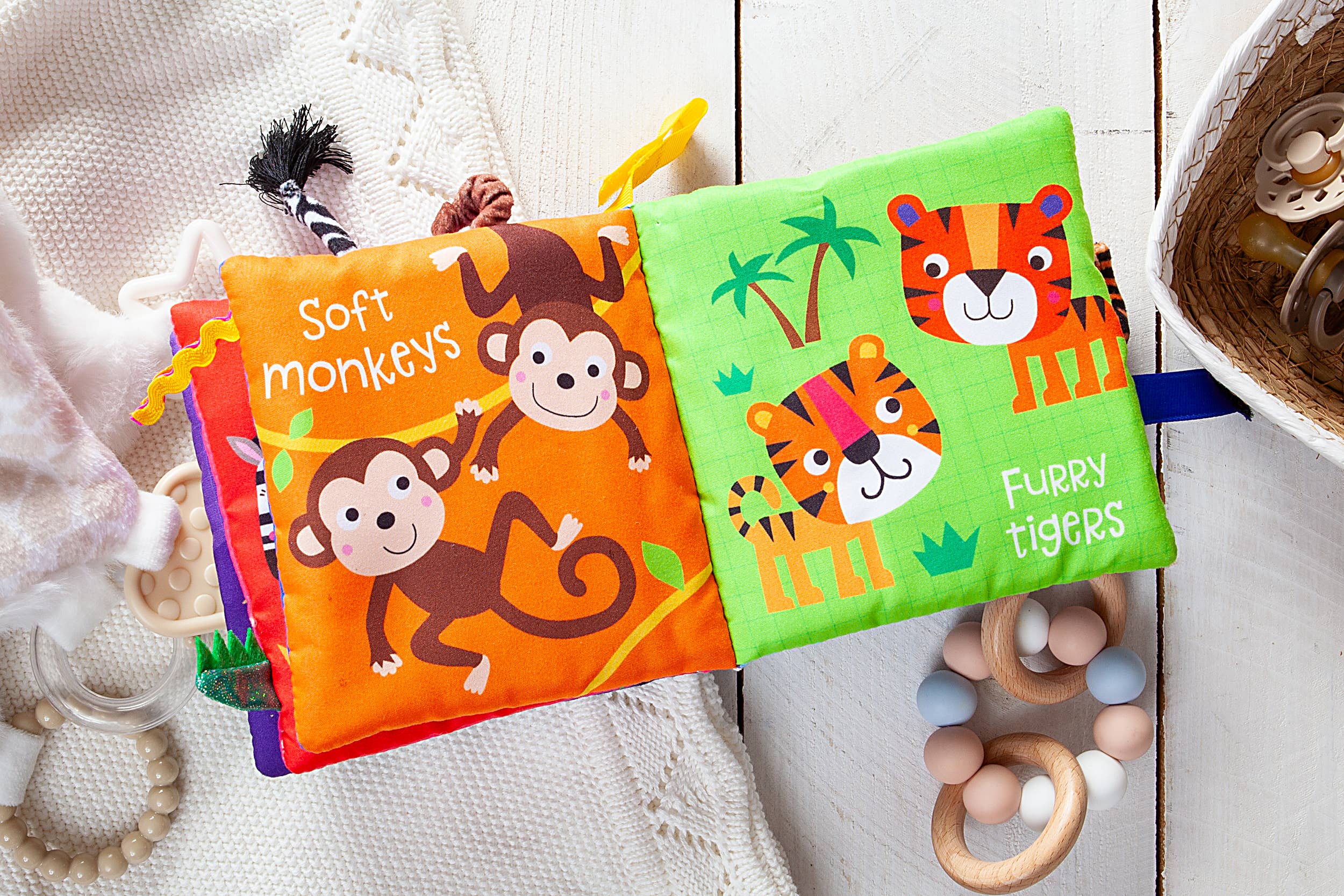 BroadStreet Publishing Group, LLC – wholesale Baby & Toddler Book (0-2) – Bible Tails - Noah’s Ark (Touch and Feel Cloth Book)1