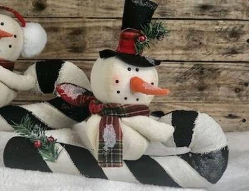 DNS Designs – wholesale Christmas decoration – Black Hat Snowman On Candycane