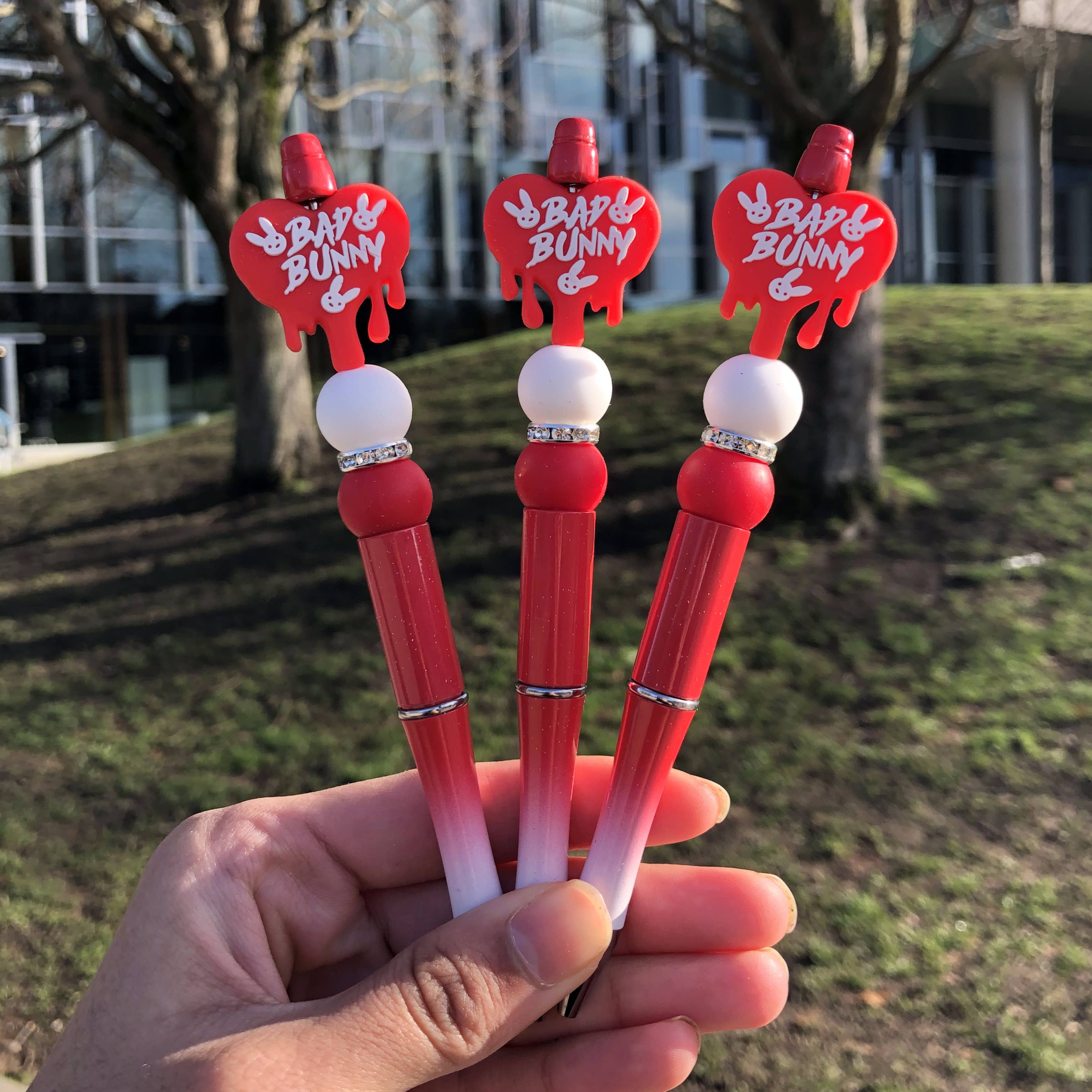 Amy Designs - Venta al por mayor Bolígrafo - Bolígrafo con cuentas de Bad Bunny «Drippy»