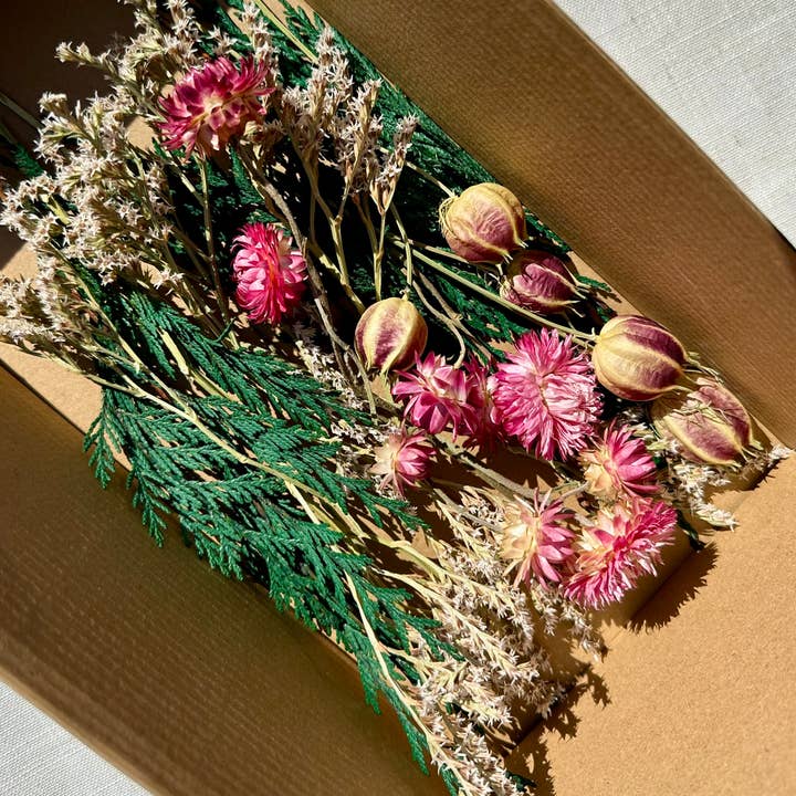 CA Studios - Wholesale DIY Craft Kit - DIY Dried Floral Bouquet Kit Flower Bunch Arrangement1