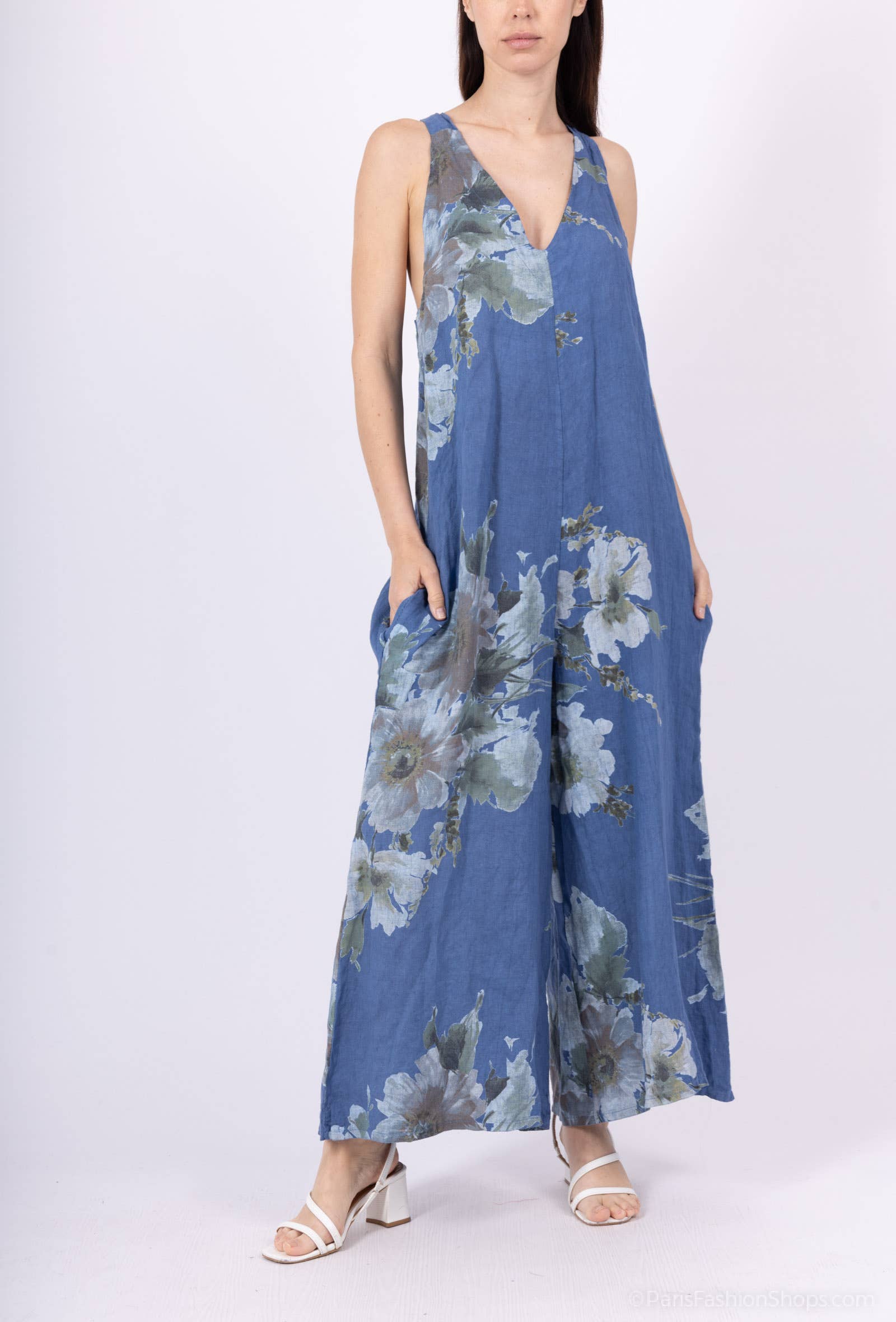 Shyloh - Wholesale Onesie - Women's - Flowy long dress with floral print and straps 2059940