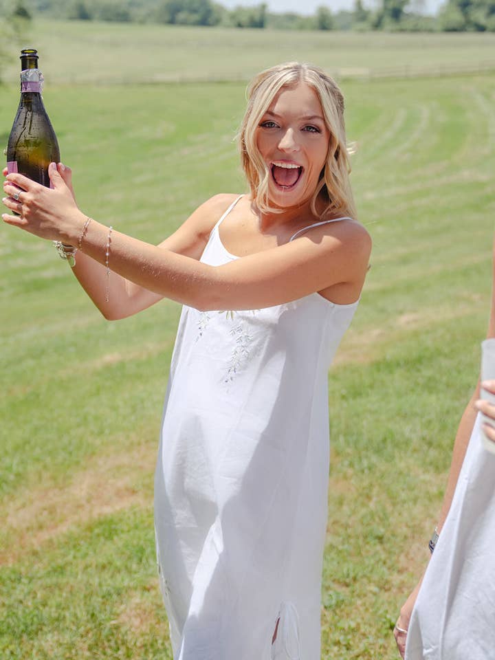 Jane Hvid Bomuld Natkjole for engroshandel hos Jacaranda Living