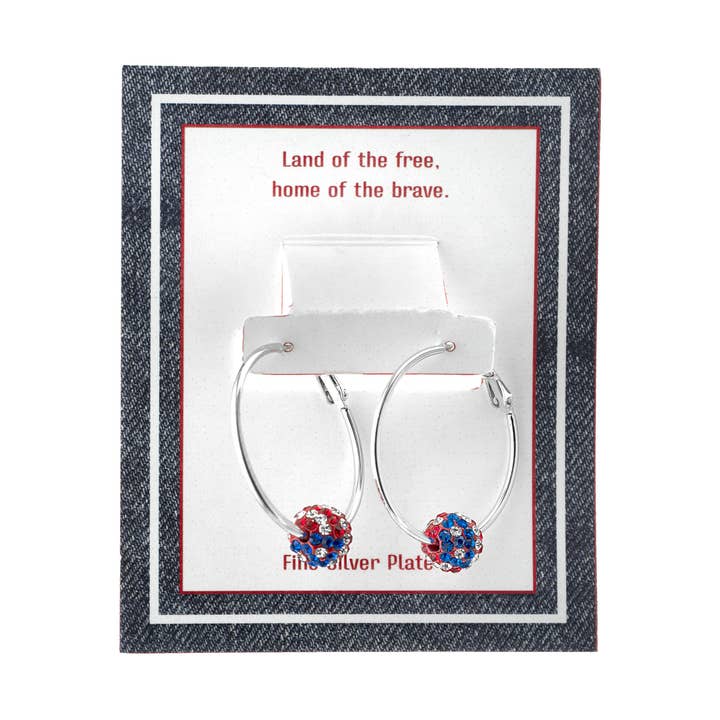 Boucles d'oreilles créoles en métal argenté ornées de perles représentant le drapeau américain pour la vente par Athra NJ, INC.