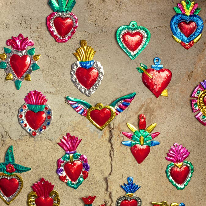 Tienda Esquipulas distribution - Venta al por mayor Papel pintado 3D - Corazón exvoto metal gofrado 8 cm