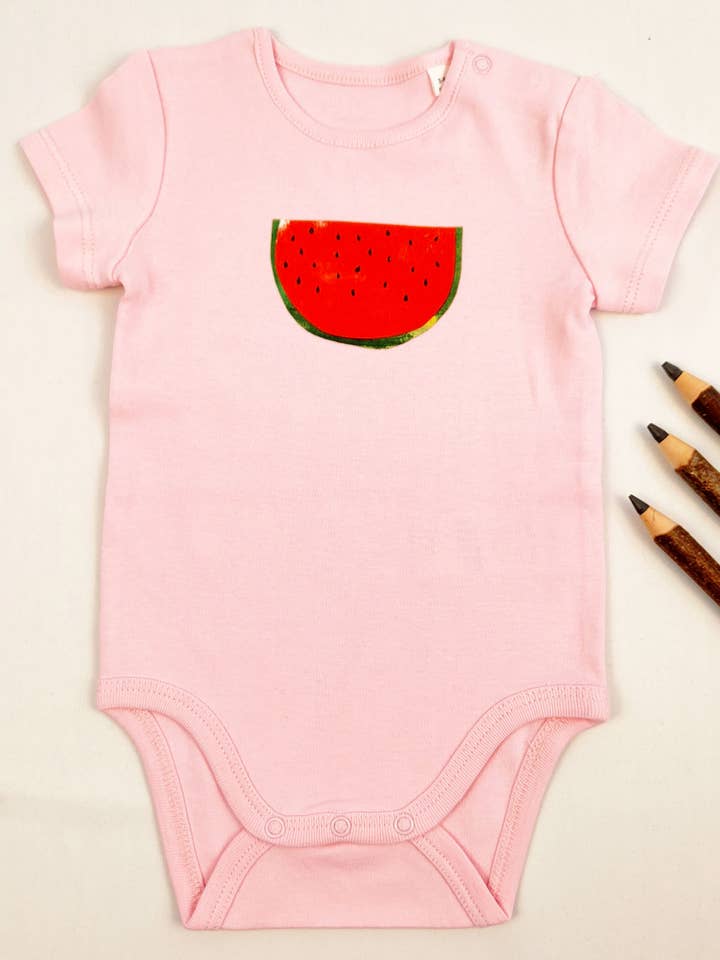 Meladi Baby-body i økologisk bomuld - Melon på pink for engroshandel hos Life-Tree