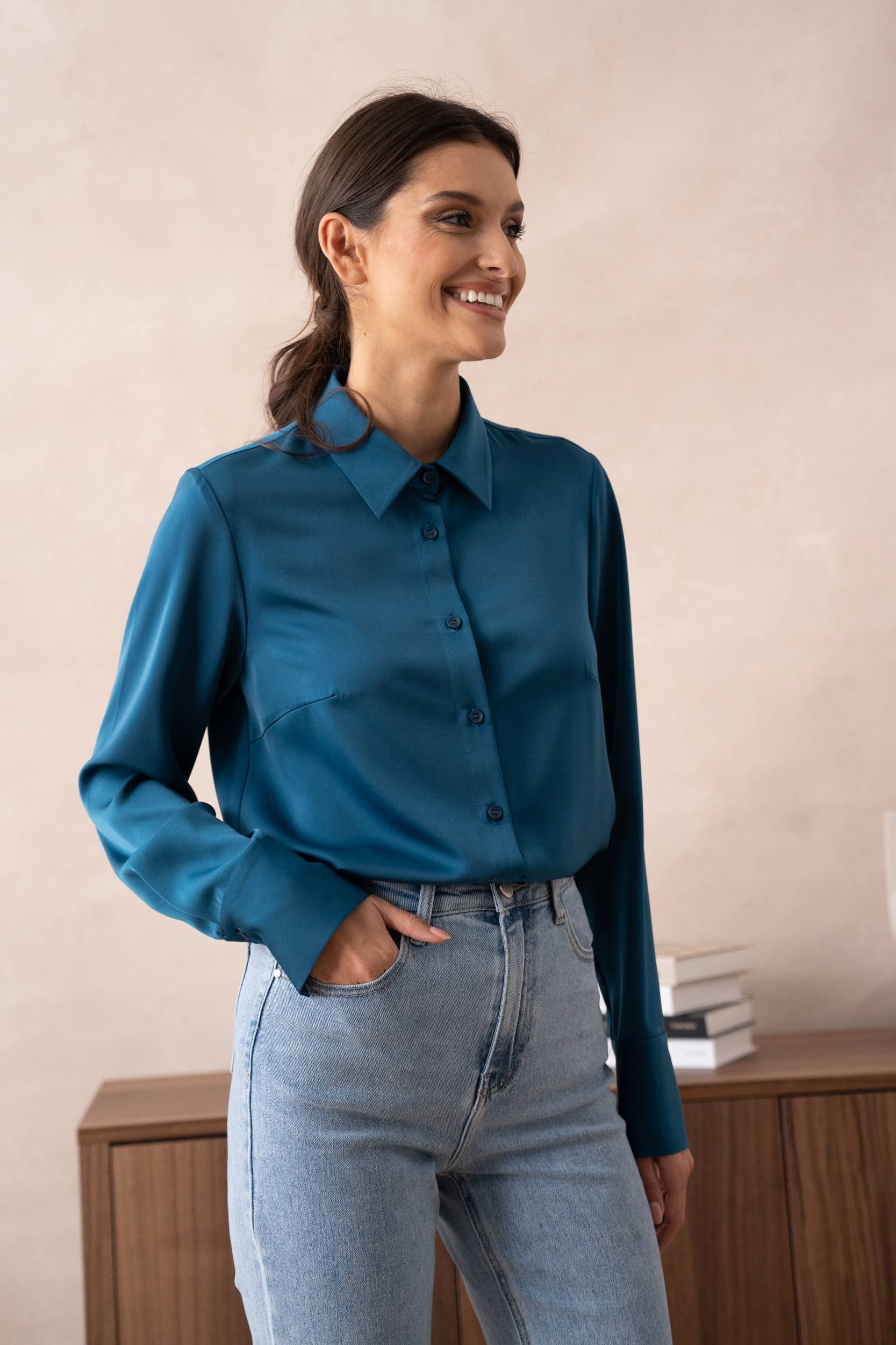 Attentif Paris - Wholesale Button Down Shirt - Women's - Satin shirt with classic notched collar36