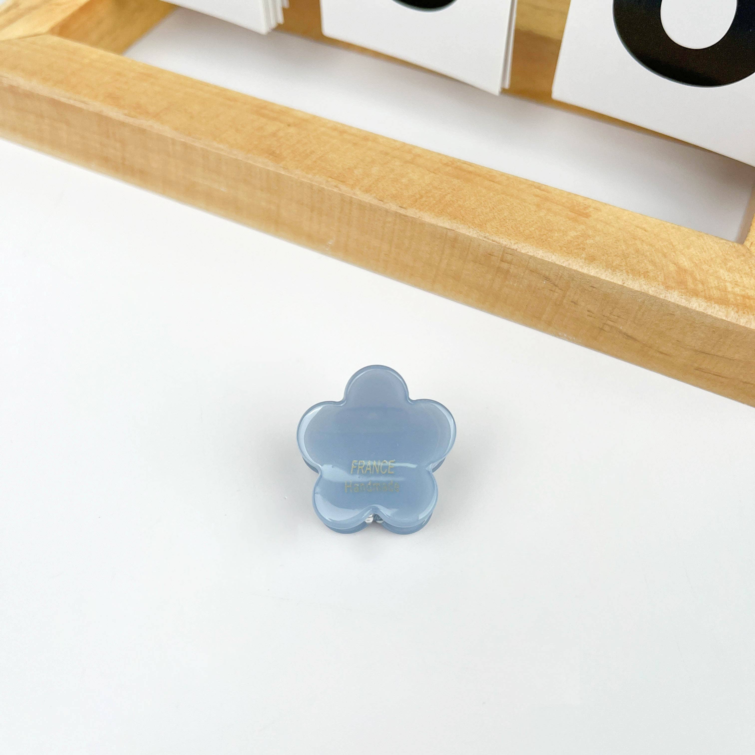 mildstyles - Wholesale Hair Clip - Women's - Mini Solid Flower Hair Claw Clip0