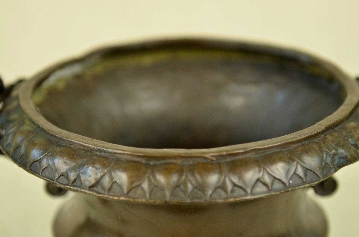 Bronzhaus - Wholesale Plant Pot - Original Signed Milo Elegant Vase Planter Plant Holder Bronze Sculpture Statue3