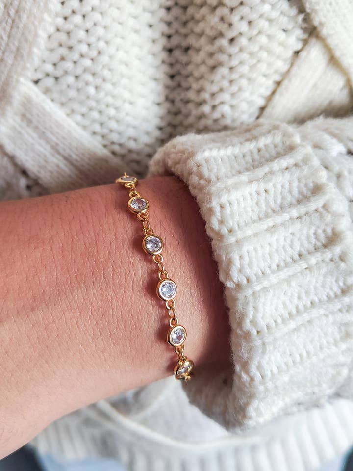 Glow Bracelet for wholesale by What Goes Around