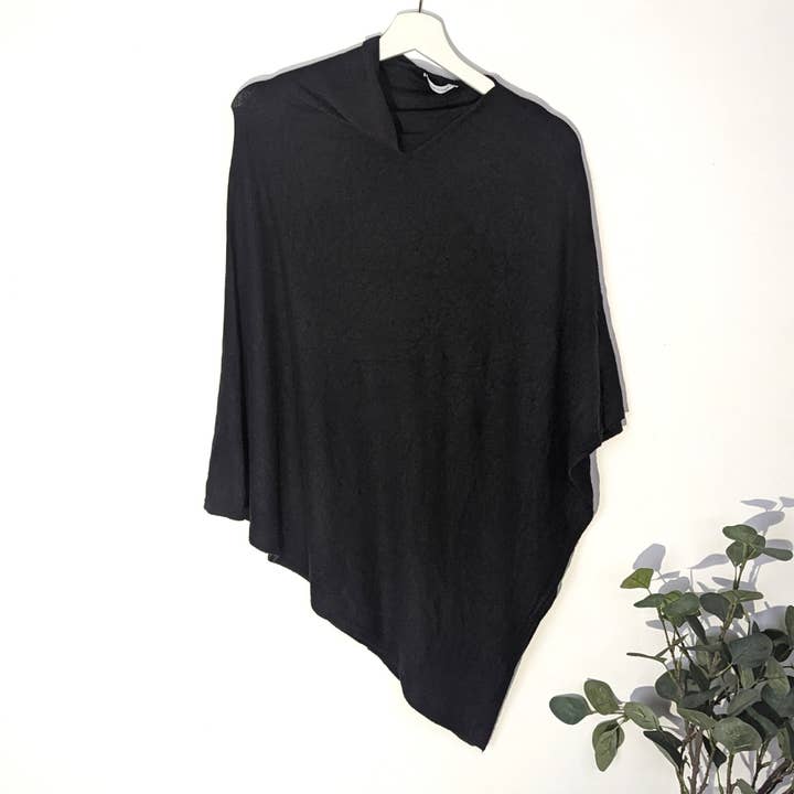 Tempest Designs – wholesale Poncho – Women's – Plain classic fine knit poncho (S-L)11