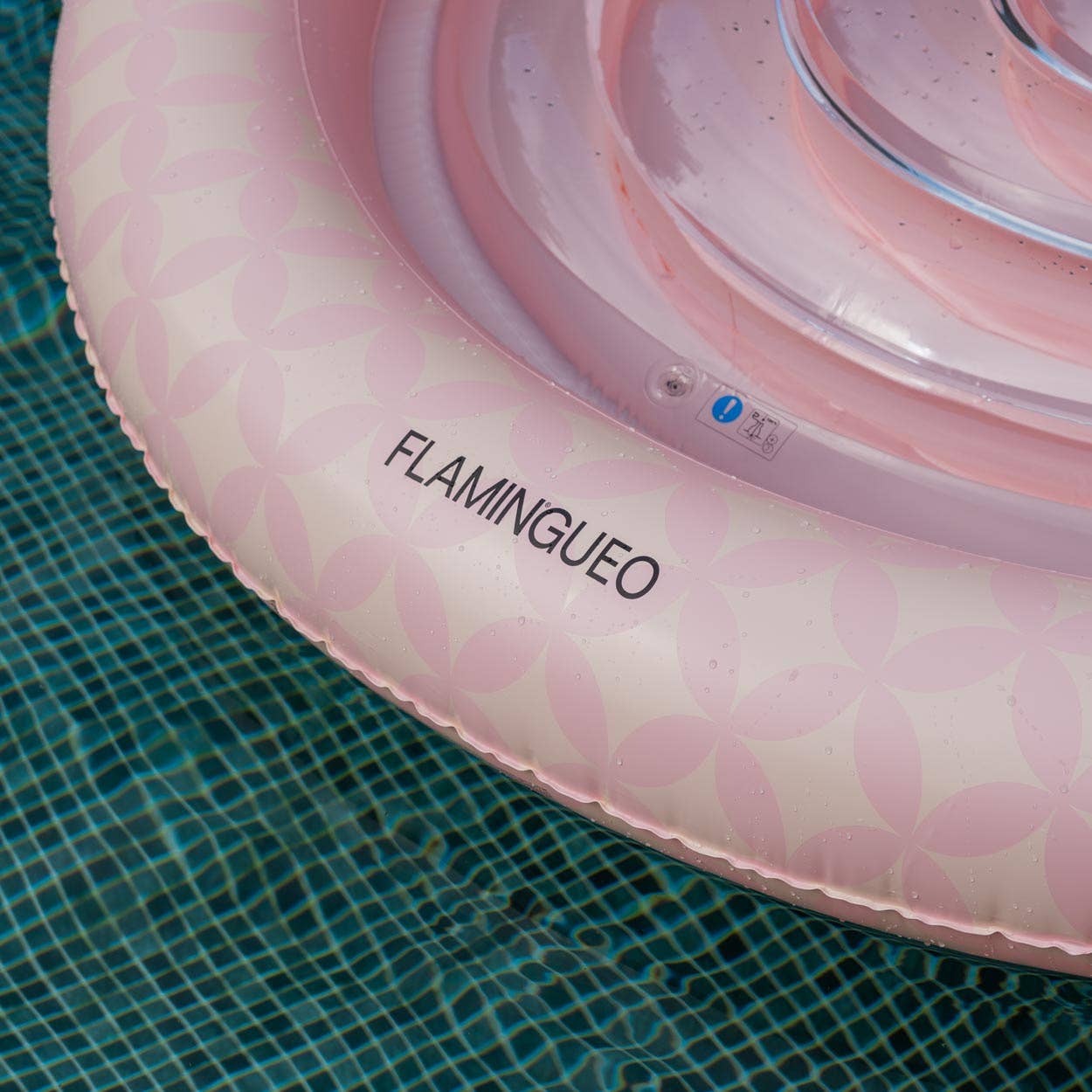 Flamingueo - Wholesale Beach Accessories - Rounded pink tanning pool11