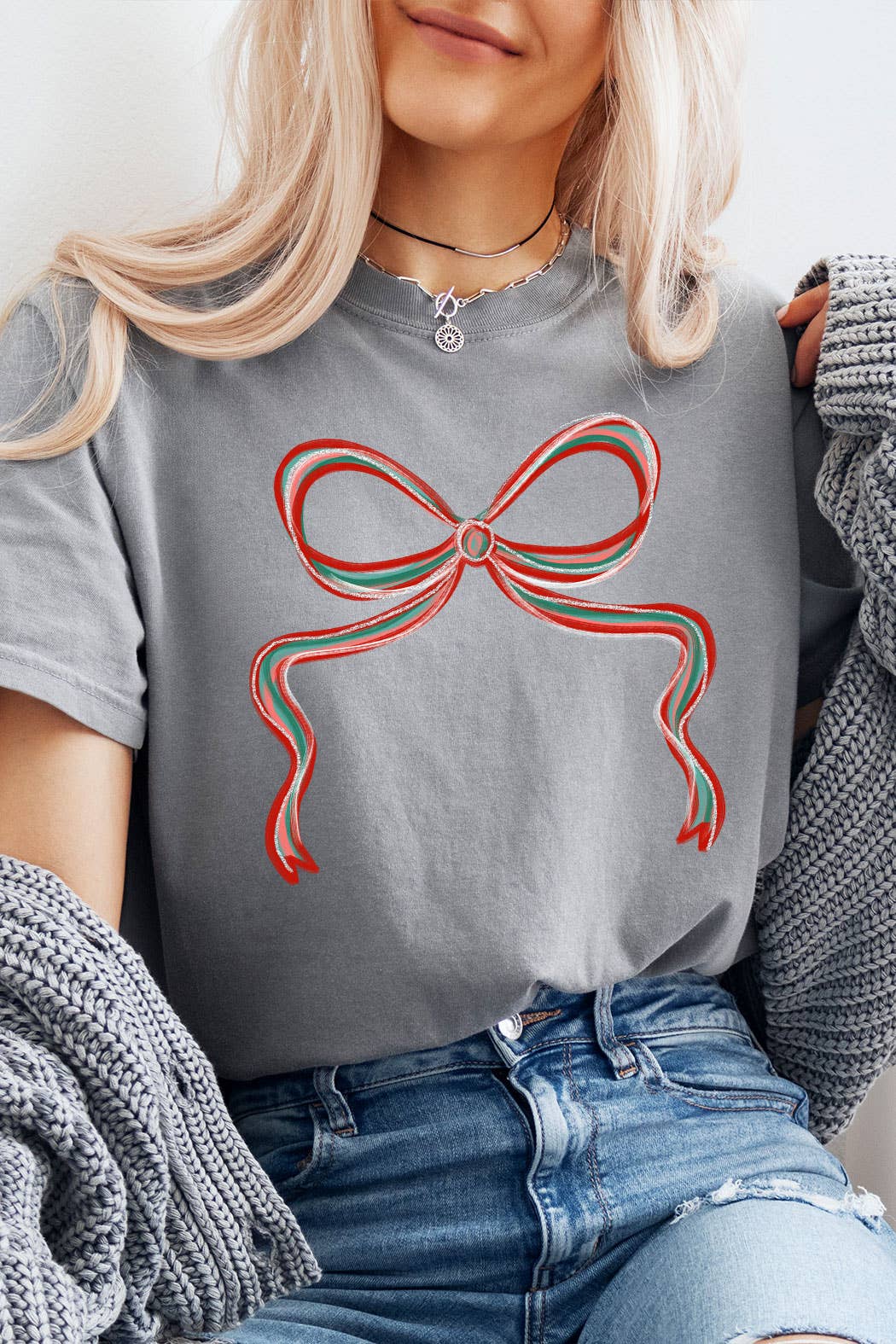 Kissed Apparel – wholesale Screen printed t-shirt – Women′s – Teal And Red Christmas Bow Comfort Colors Tee4