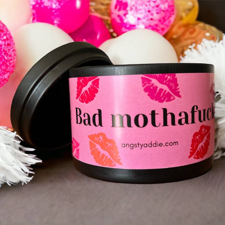 Angsty Addie - Vente Bougie en bocal - Bougie amusante pour maman pour la fête des mères, cadeau pour maman badass, 14 oz2