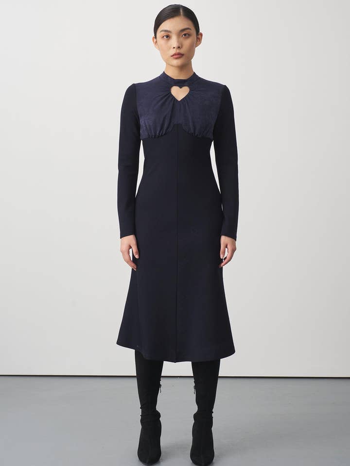 Queen dress for wholesale by SUNDAY LIFE