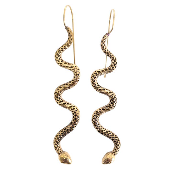 Brincos Slithery Extra Longos Ondulados em Latão em Latão por atacado de Saraswati Imports