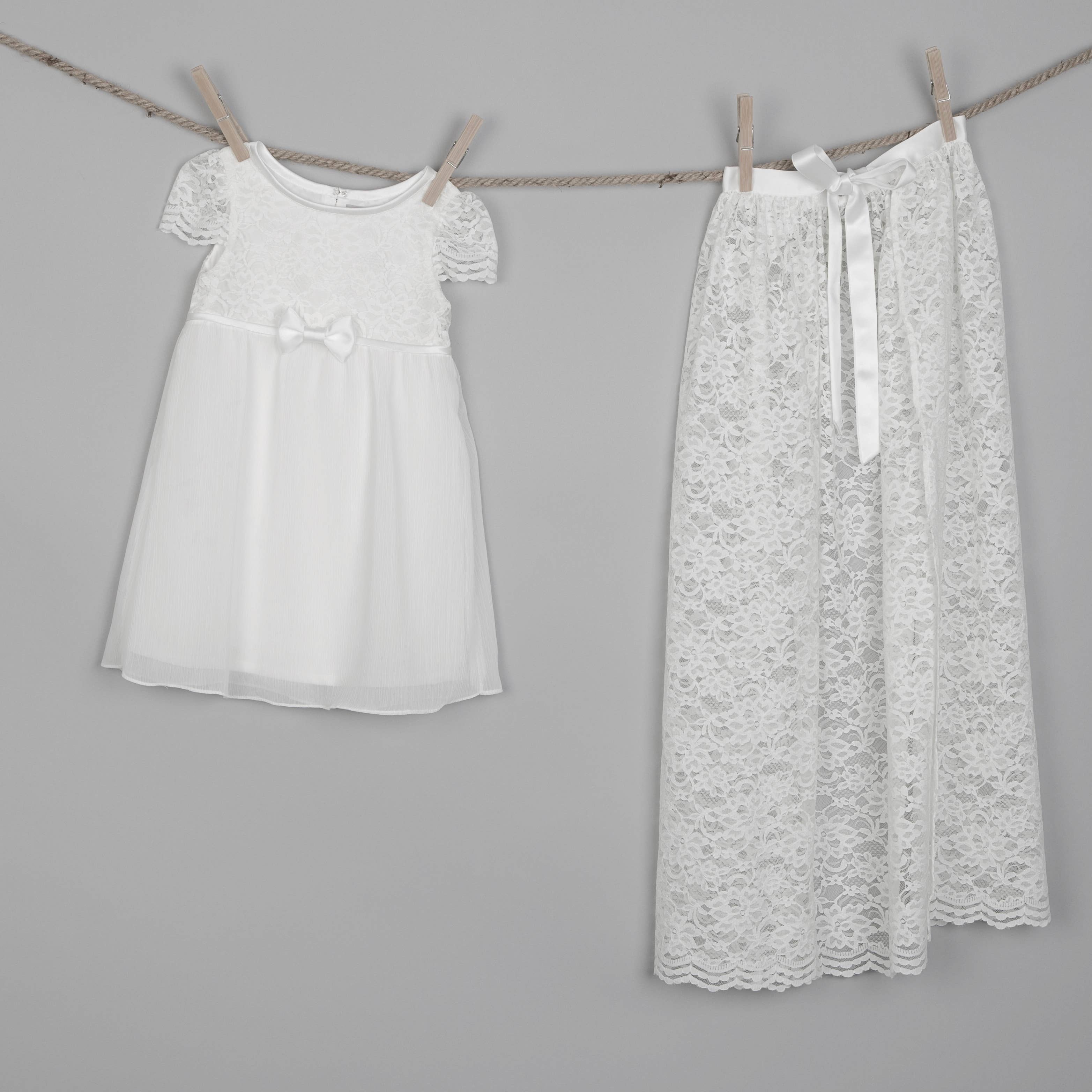 SEIDENWEISS – wholesale Klänningset – baby – Sophia dopset med spetsdopklänning6