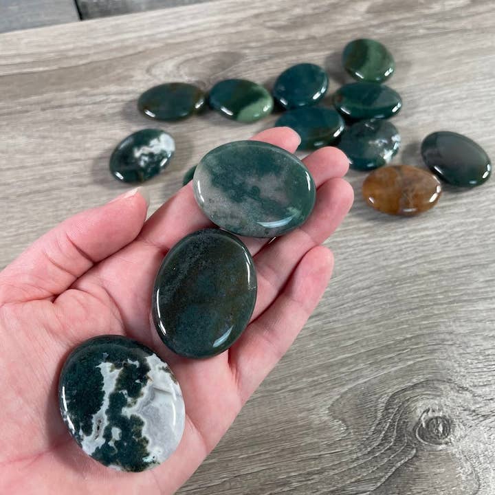 Keystone Crystals - Wholesale Spiritual Stone/Crystal - Gemstone Palm Stones 45mm – Bulk Crystal Supplies19