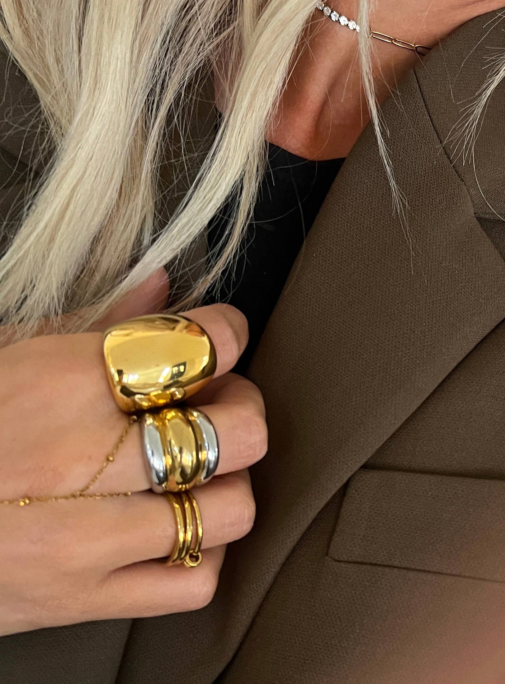 CHANSUTTPEARLS - Wholesale Band/Stacked Ring - THE CLARA RING 2