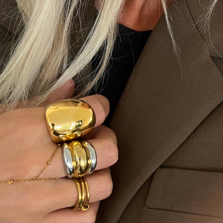 CHANSUTTPEARLS - Wholesale Band/Stacked Ring - THE CLARA RING 2