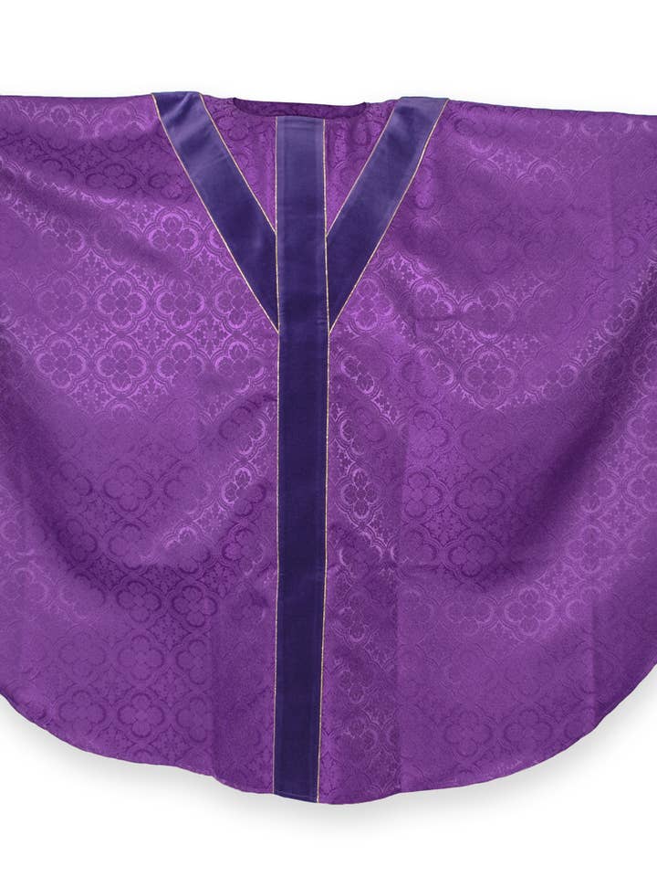 Casula viola serie STA con motivi ricamati per la vendita all'ingrosso da parte di Village Gift Importers