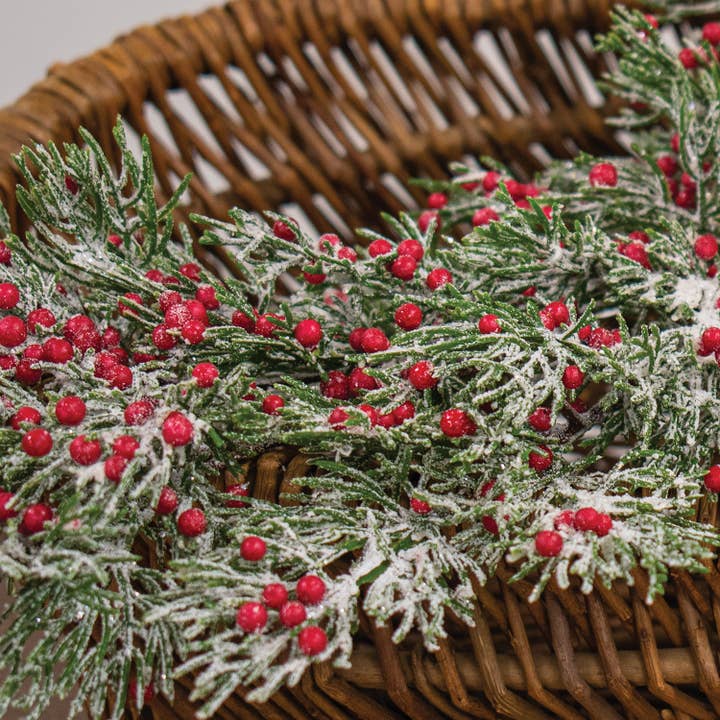 Saybrook Lane - Wholesale Artificial plant - Frosted Pepper Berry and Pine Garland, 5ft2